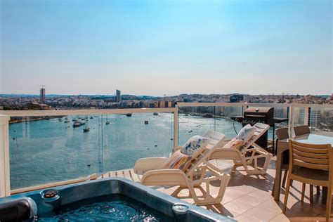 short lets malta waterfront apartment.